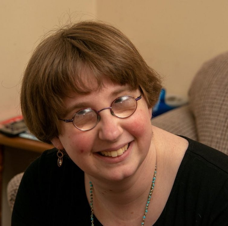 Ross (Soprano) Short Biography